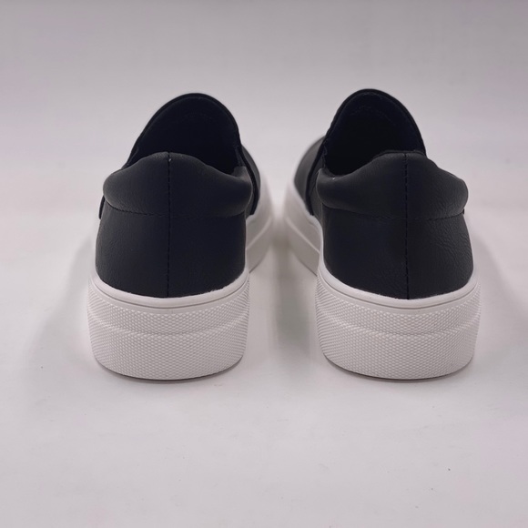Black slip on sneakers - Picture 10 of 11